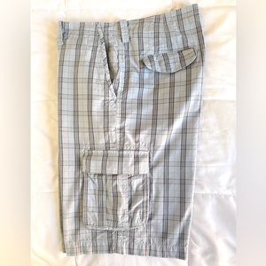 Roundtree & Yorke by Dillards Men’s Cargo Shorts Big & Tall size 40 XL NWOT